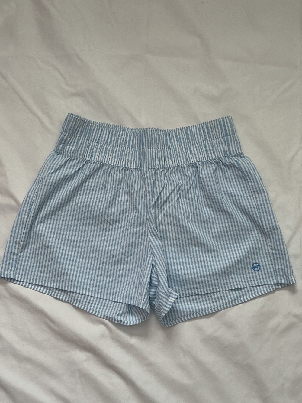 VINEYARD VINES PERFORMANCE SHORTS (size: small)